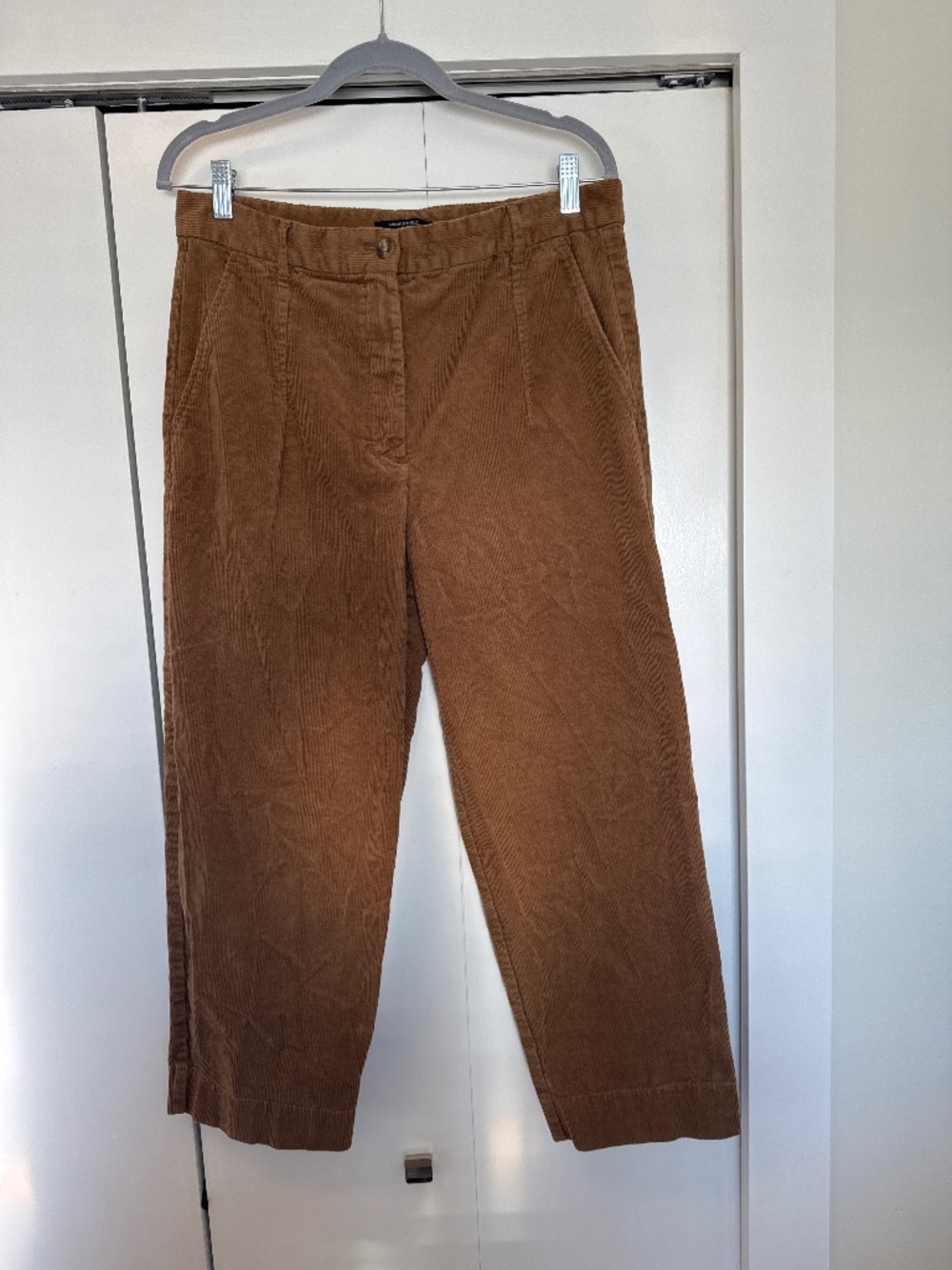 Cropped corduroys